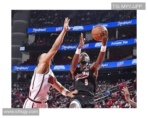 坎宁安砍下28分西蒙斯独得34分活塞逆转战胜开拓者