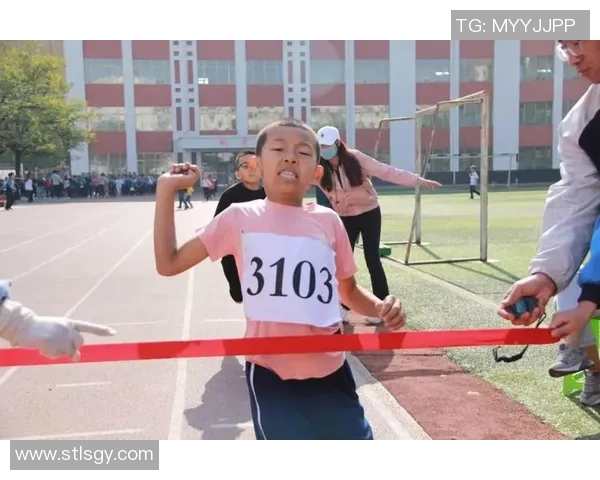 足球小将门将的成长之路与比赛中的精彩瞬间分析